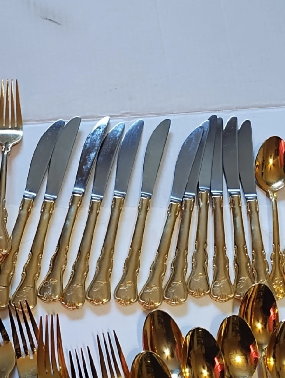 Gold-Tone Stainless Flatware Set - Elegant Home Dining  36 Pc Set - Picture 3 of 12